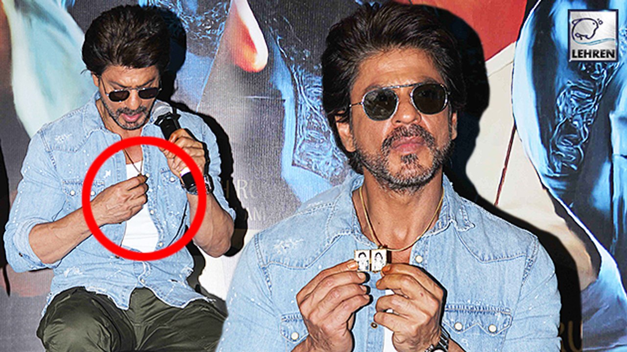 Shahrukh Khan Shows His Raees Locket At Raees Trailer Launch
