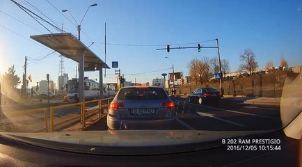 Un piéton se prend le tramway en pleine face.
