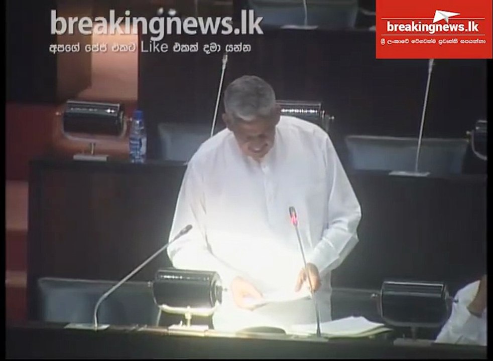 "මෝඩයා, කෑ ගහන්න එපා පිස්සෝ  ,කාළකණ්නි වගේ කෑ ගහනවා ...මේ පිස්සාව පාර්ලිමේන්තුවෙන් එළවා දමන්න ඕනෑ " ෆොන්සේකාට පාර්ලිමේන්