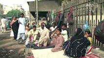 طبيب يعطي الأمل لفقراء باكستان بفضل عمليات زرع مجانية