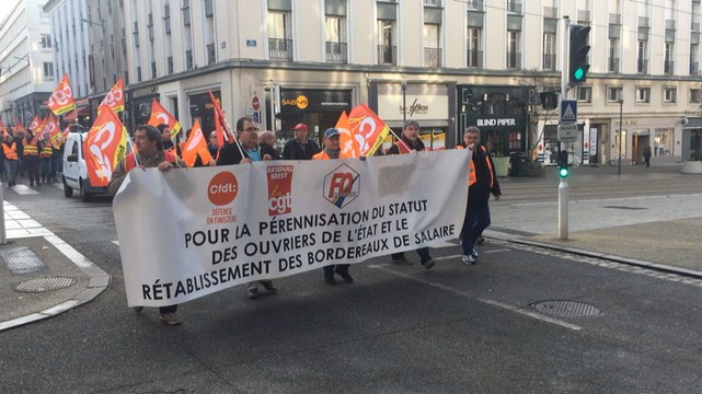 Le cortège rue de Siam
