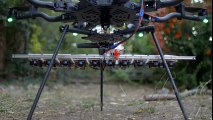 Un Drone équipé de 1000w de Leds capture des images incroyables