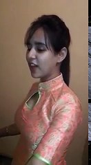 Cute girl singing Bollywood song l Punjabi Indian Song