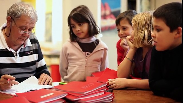 Les fameux cahiers rouges de l école Primaire - MON MAITRE D ECOLE Extrait
