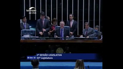Calheiros comanda sessão no Senado