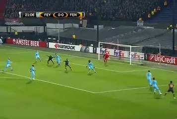 Moussa Sow ouvre le score... d'un retourné acrobatique