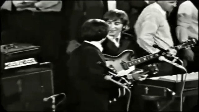 The Beatles - Yesterday (Live)