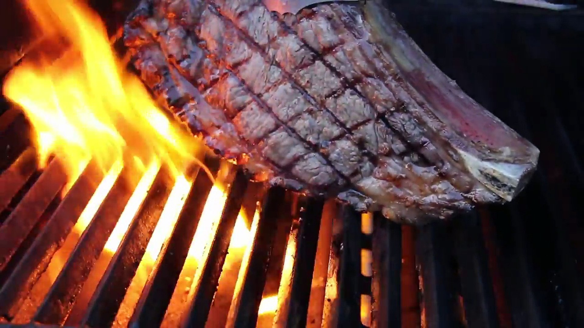 ⁣Dry Aged Bone in Ribeye Steak with red Chimichurri - english Grill- and BBQ-Recipe - 0815BBQ