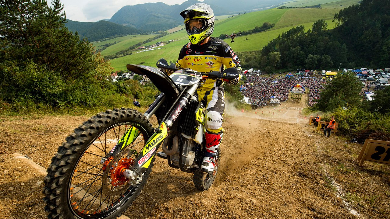 1 V 1 Motorcycle Hill Climbing | Red Bull Get on Top