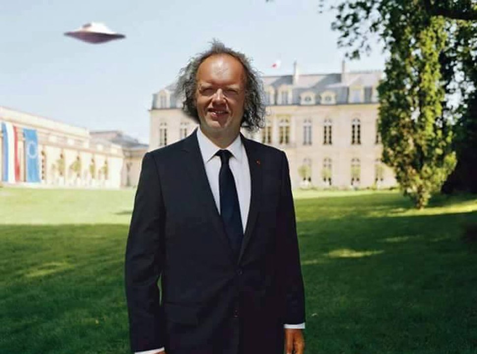 Public Buzz : Découvrez "le Christ cosmique", l...