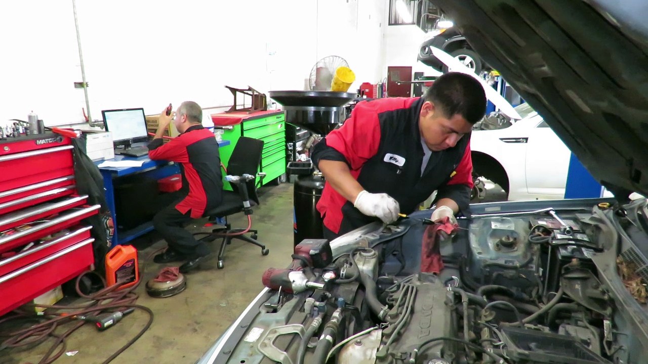 Oil Change Los Angeles, CA | Los Angeles, CA Oil Change