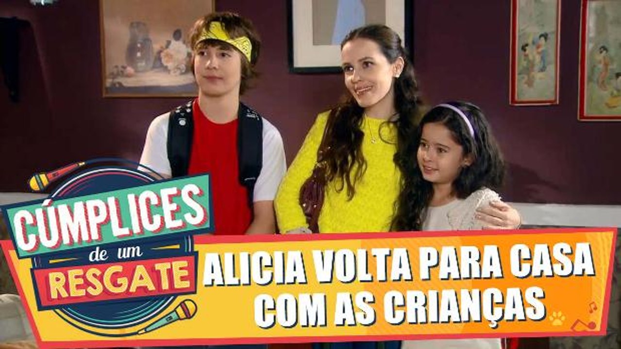 Alicia volta para casa com as crianças