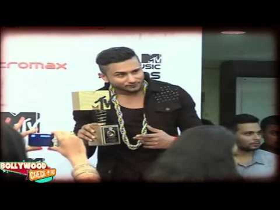 HONEY SINGH'S BLUE EYES HITS 2 MILLION VIEWS IN 3 DAYS!