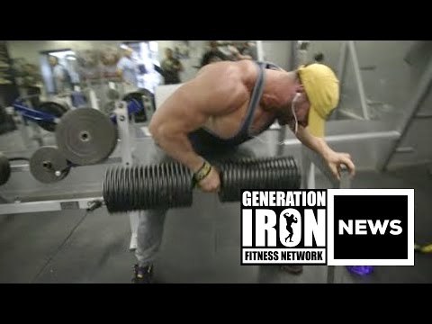Bradley Martyn Lifts The World's Heaviest Dumbbell | GI News