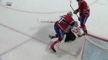 Ce gardien de Hockey se défoule sur un joueur !! NHL