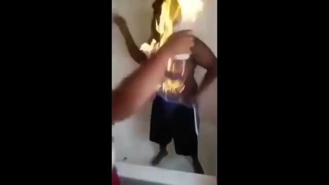 Ces gens s'enflamment pour le kiff... Les débiles !!