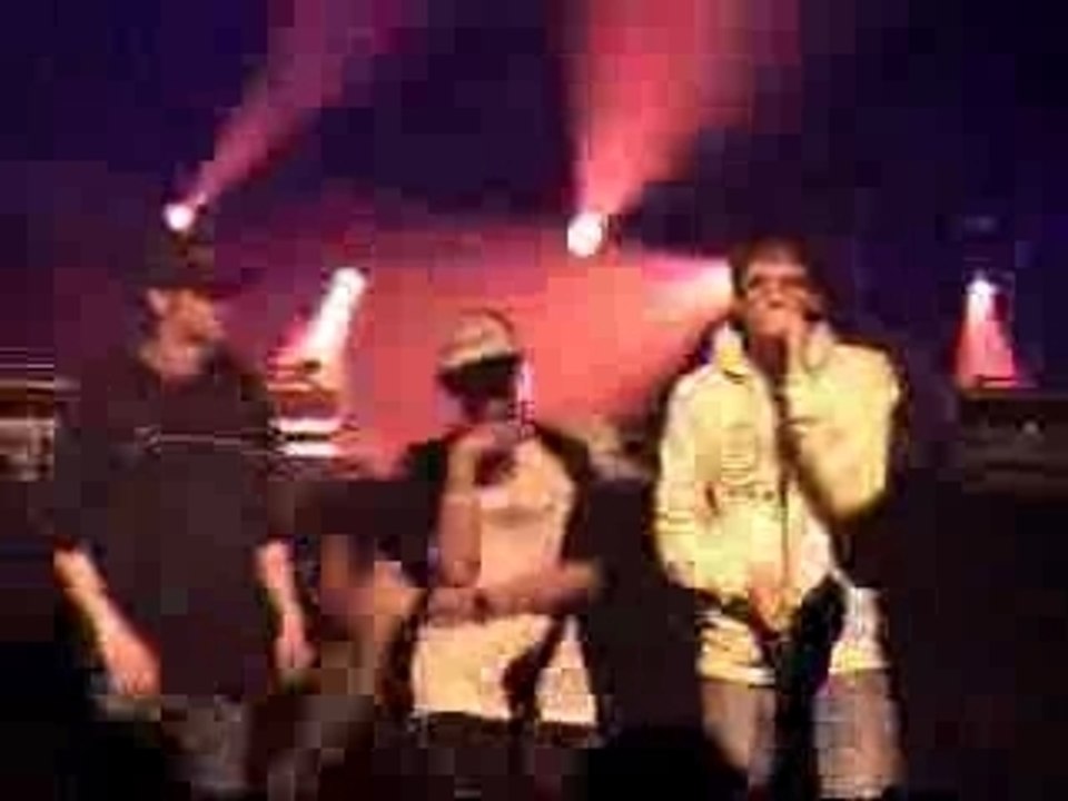 Roxorloops on stage