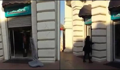 Watsons protestolar nedeniyle kepenk kapatmak zorunda kaldı