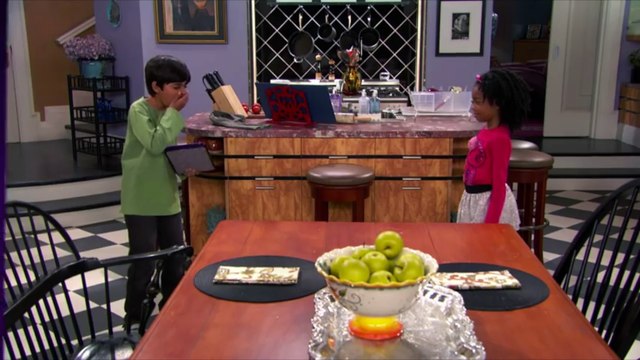 Jessie Clip - Creepy Connie Comes a Callin' (Greek)