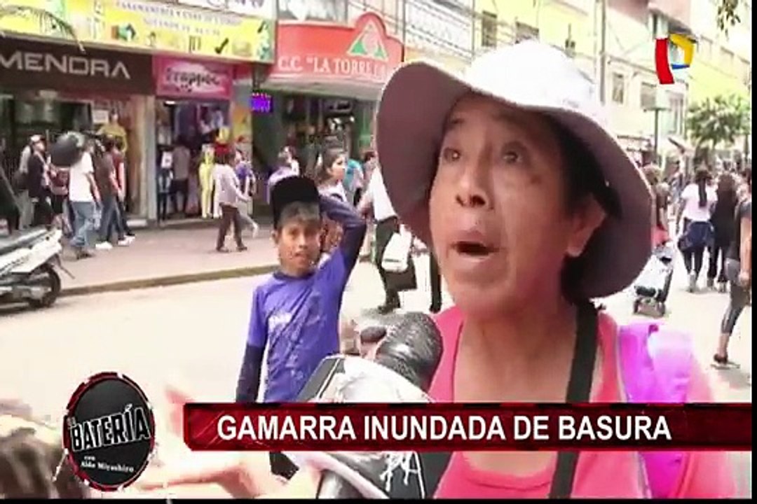 Cerros de basura inundan las calles de Gamarra