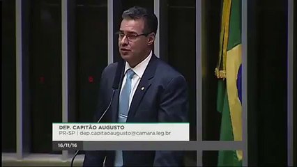 Video Manifestantes invadem o plenário da Câmara dos Deputados Brasil Brasilia Bresil Brazil- 01