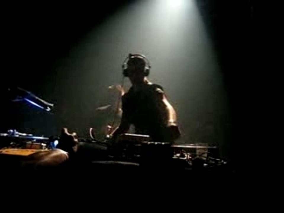 Miss Kittin - Stock Exchange @ Bataclan 010907 PT1