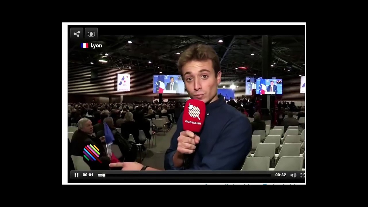 Hugo Clément se prend des coups de drapeau en direct