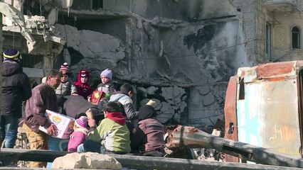 قوات النظام السوري تستأنف غاراتها على شرق حلب