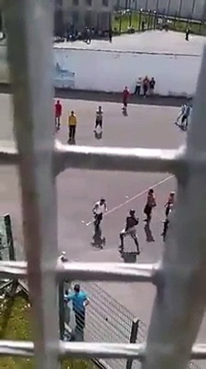 Bagarre dans la cour d'une prison française