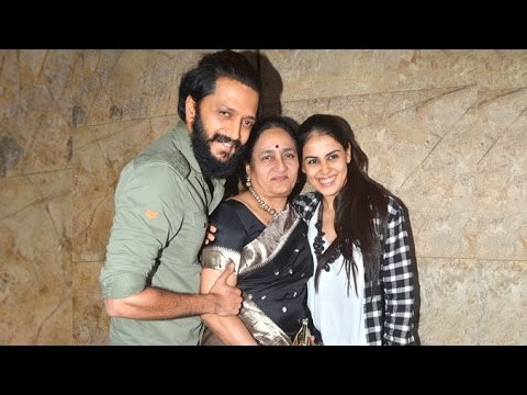 CUTE Genelia D'Souza & Riteish Deshmukh With Mother At Banjo Screening