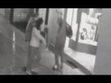 Biella - Imbratta vetrine e picchia una donna che lo riprende col cellulare (09.12.16)