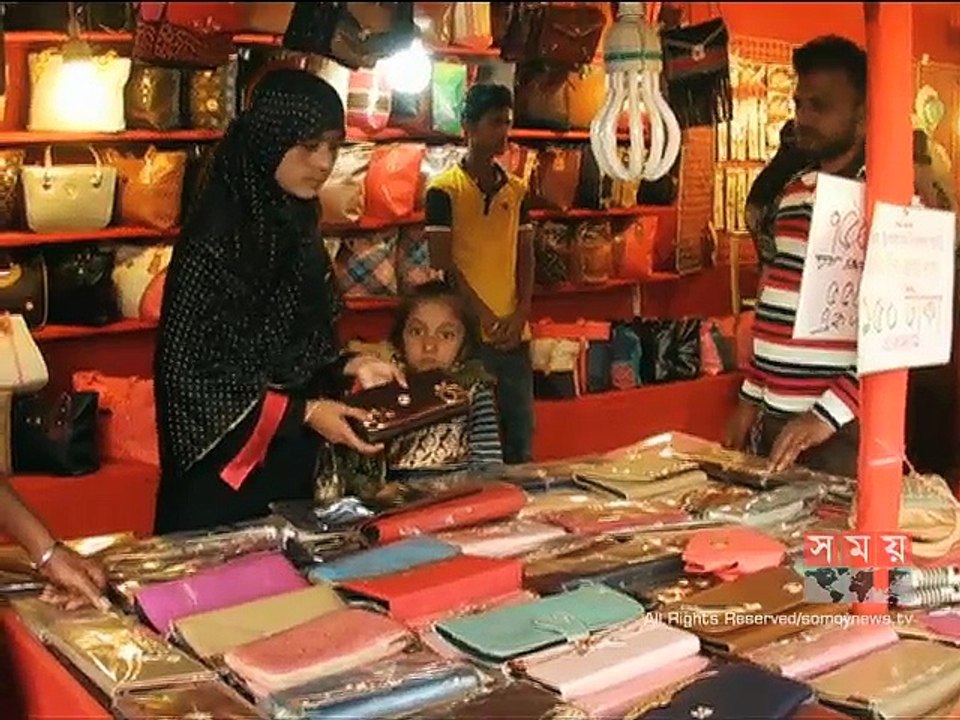 ঝিনাইদহে জমে উঠেছে শীতকালীন বাণিজ্যমেলা