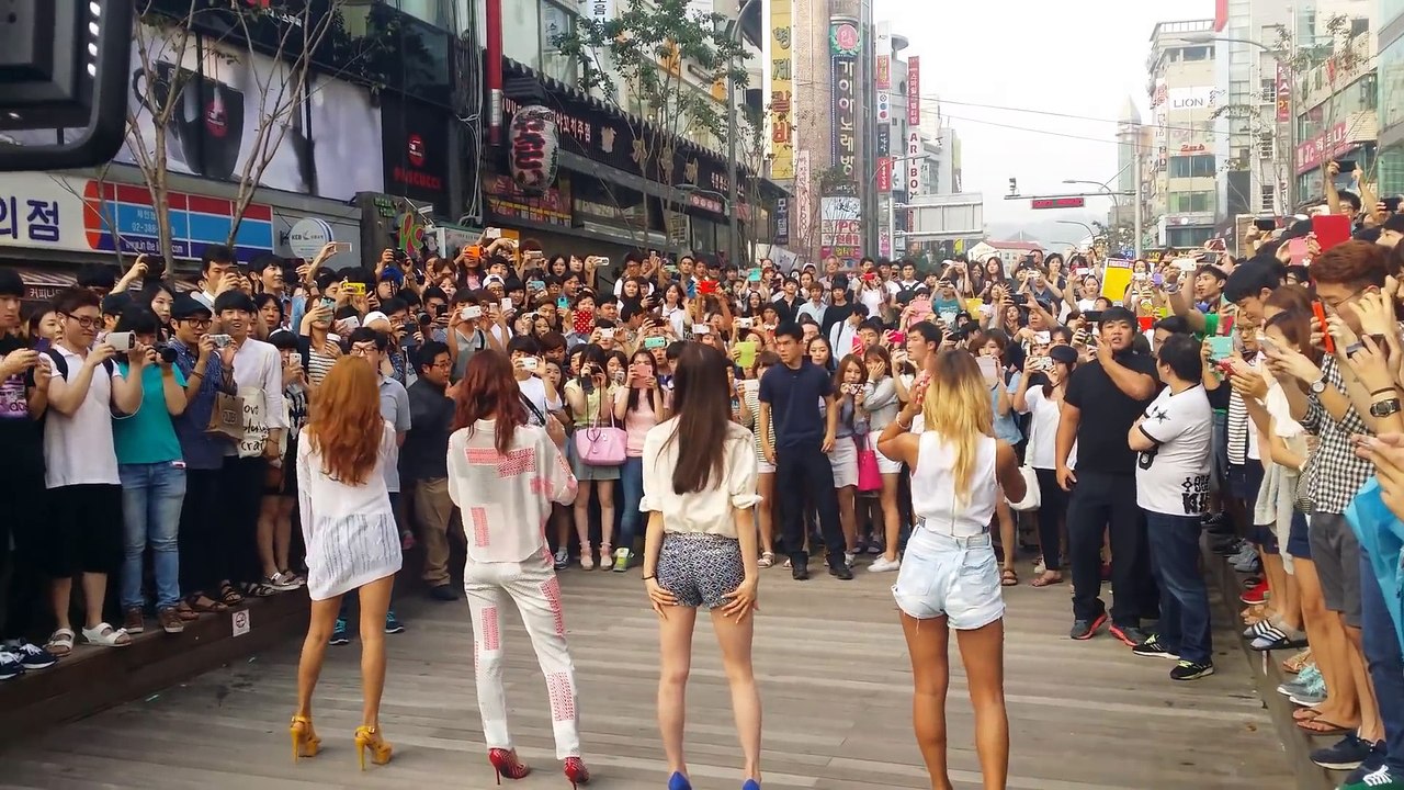 Touch my body - Sistar dance performances outside [FANCAM]