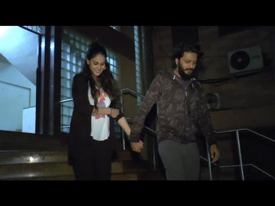 Riteish Deshmukh & Genelia D'Souza's Movie Date At The Subarban Cinema