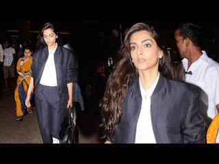 Sonam Kapoor Spotted At The Airport
