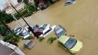 Cars going through Floods 2017 New Compilation Cars vs Flood