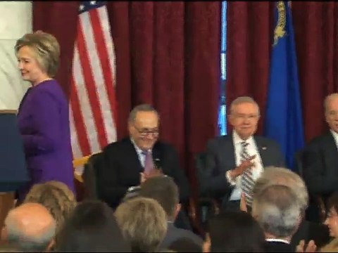 মিথ্যা সংবাদ বন্ধে ব্যবস্থা নিতে মার্কিন সরকারের প্রতি হিলারির আহ্বান