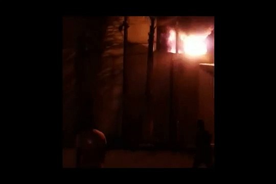 Incendio de grandes proporciones destruyó fábrica de pinturas en Ate Vitarte