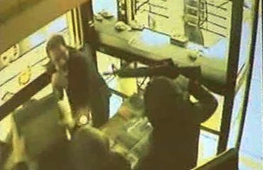 İstanbul'da uzun namlulu silahlarla kuyumcu soygunu