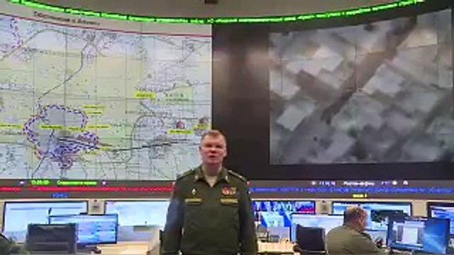 Refugee columns in Aleppo, filmed by a drone, according to the Russian Defence Ministry. Брифинг официального представителя Минобороны РФ Игоря Конашенкова о ходе процесса выхода мирных жителей в безопасные районы города