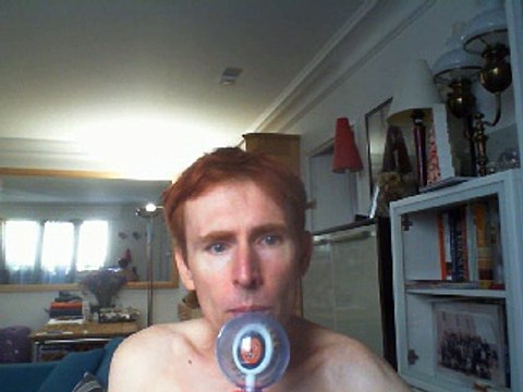 Wiwi égratigne le dodo de Chantal Goya