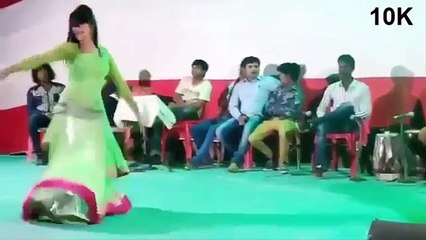 মেয়ের ফিগার এবং নাচ দেখে মাথা পুরাই নষ্ট  Very Hot Bangladeshi Girl Dance 2016