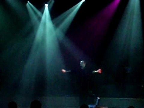 Jonglerie 5 balles lumineuses