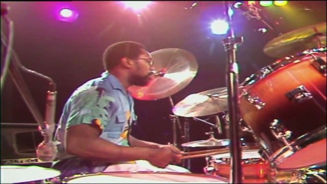 Billy Cobham Moon Germs live in Riazzino Switzerland1981 HD720 m2 Basscover2 Bob Roha