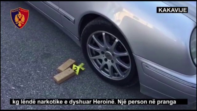 Report TV - Kakavijë, kapen 2 kg heroinë, po trafikohej në drejtim të Greqisë