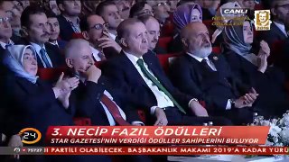 Necip Fazıl Ödülleri'nde duygu dolu anlar.