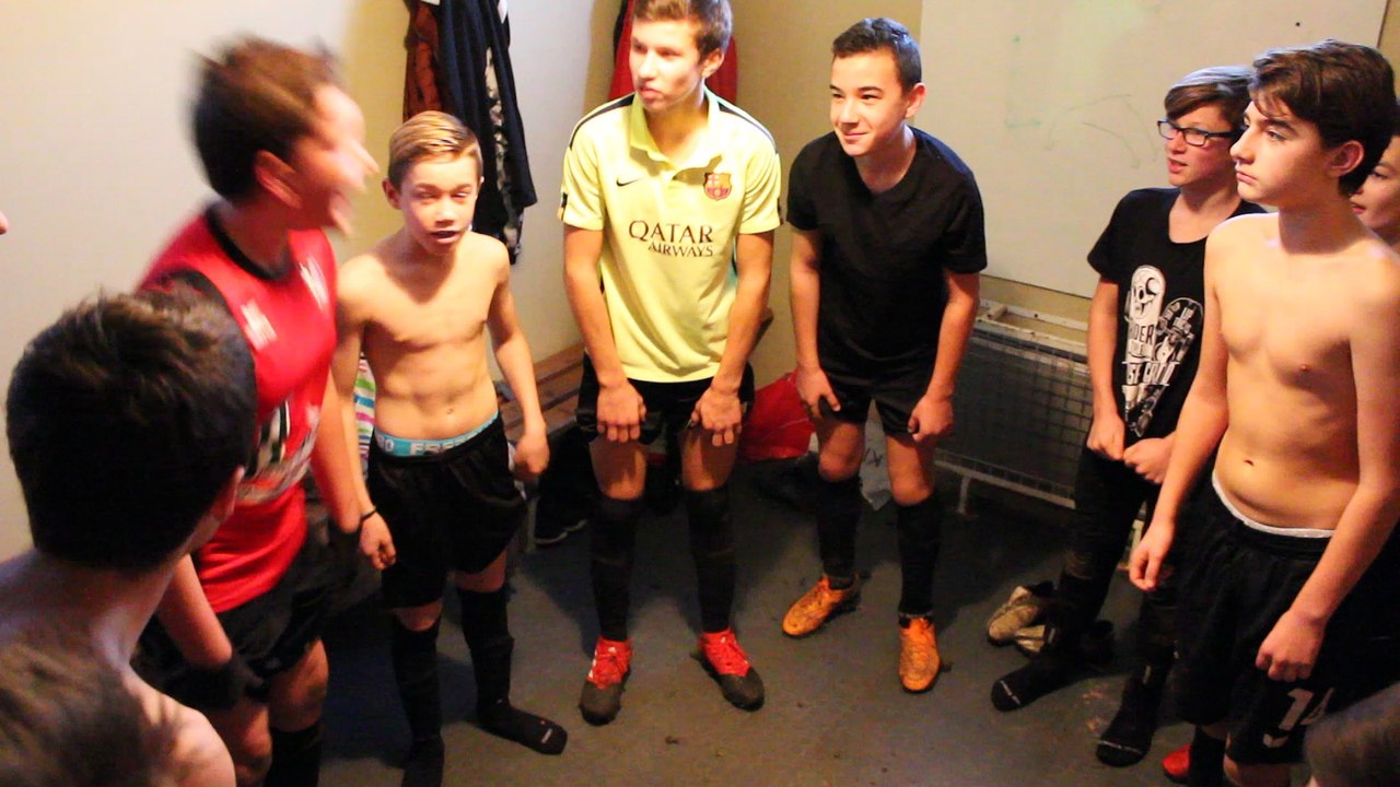 DANS LES VESTIAIRES DES U15 APRES LA VICTOIRE CONTRE VILLERS 10/12/16