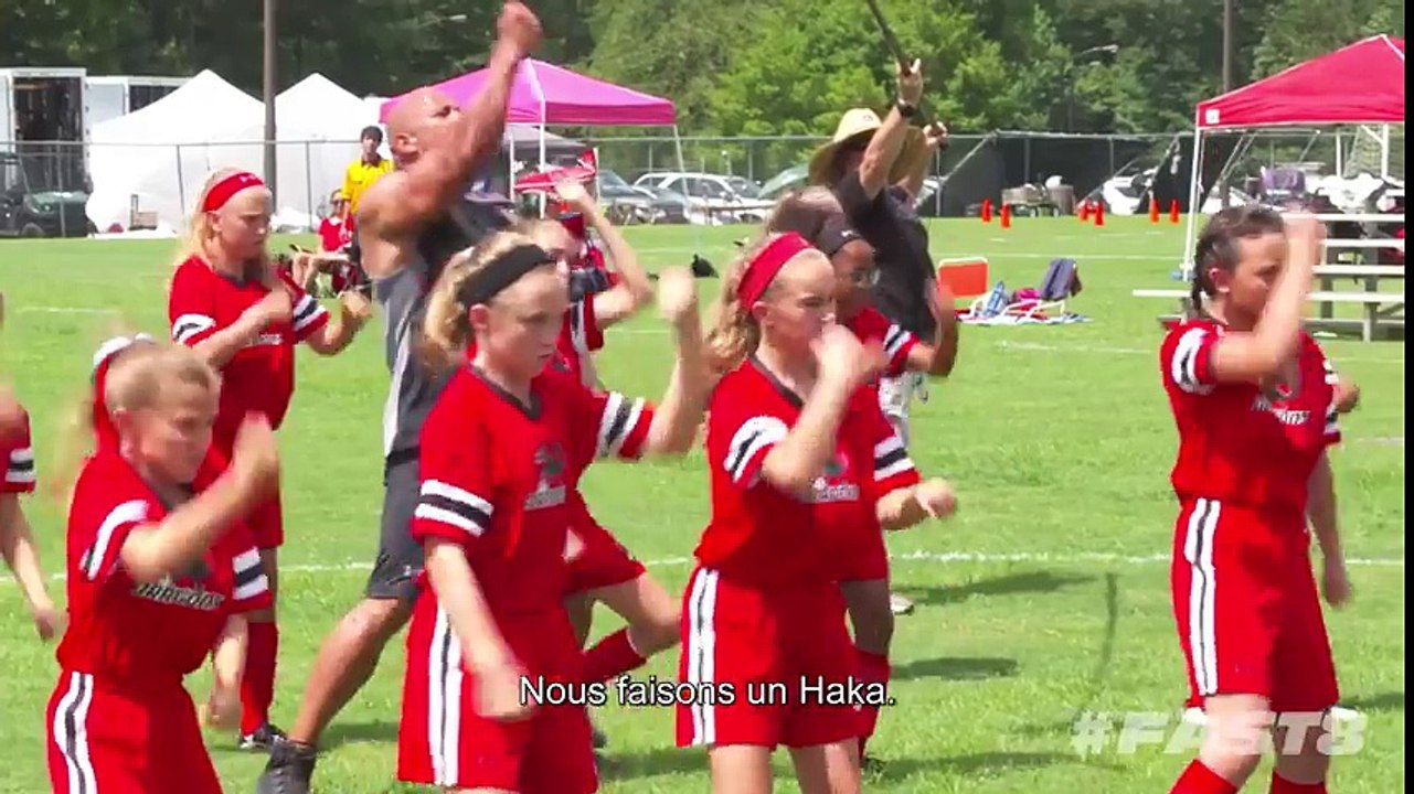 Dwayne  The Rock  Johnson fait le Haka ! - FAST AND FURIOUS 8
