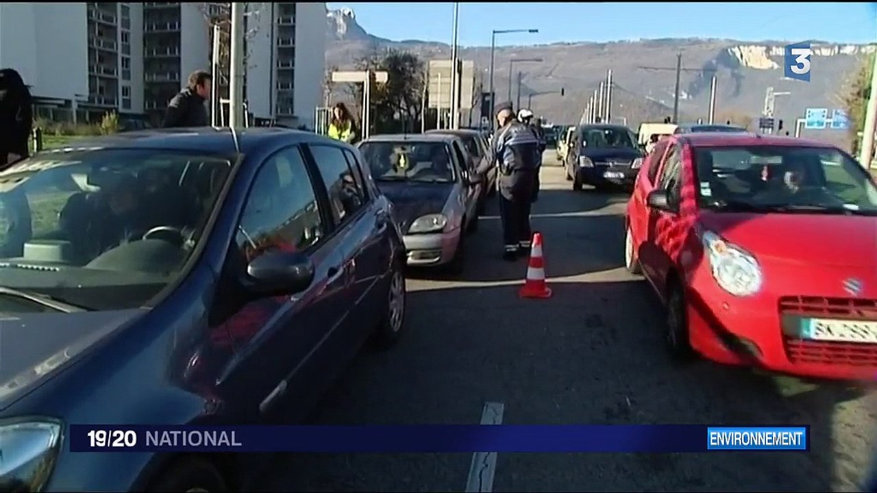 Pollution à Grenoble : les voitures de plus de 20 ans interdites de circulation