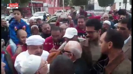 محافظ بورسعيد يستقبل موكب الاحتفال بالمولد النبوى أمام المسجد العباسى